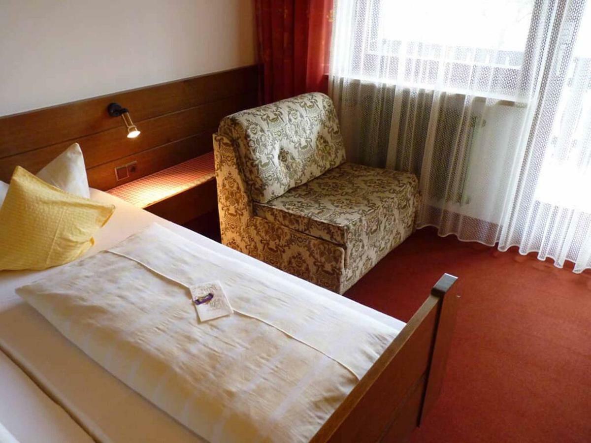 Gasthof-Pension-Metzgerei Jaeger Michelsneukirchen Bagian luar foto