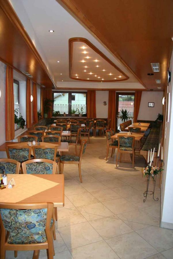 Gasthof-Pension-Metzgerei Jaeger Michelsneukirchen Bagian luar foto
