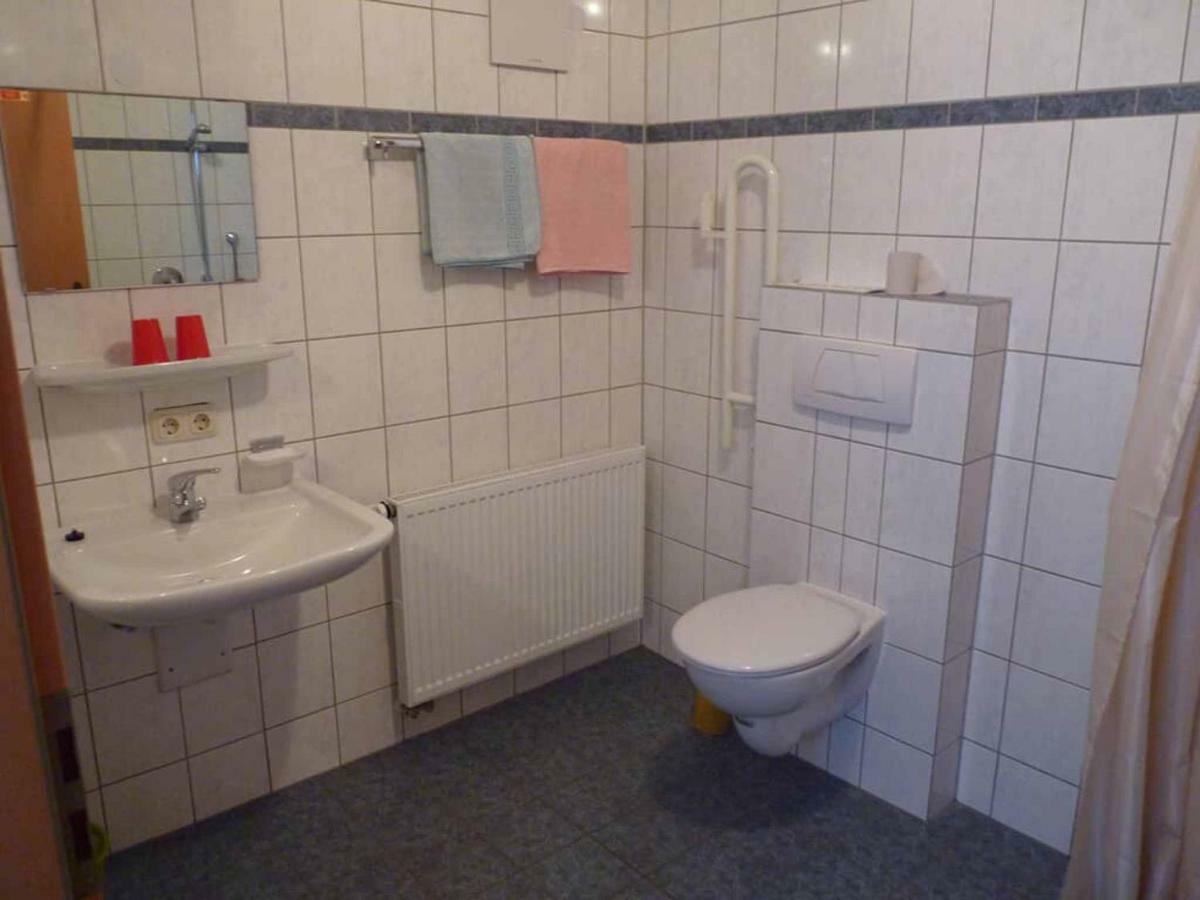 Gasthof-Pension-Metzgerei Jaeger Michelsneukirchen Bagian luar foto
