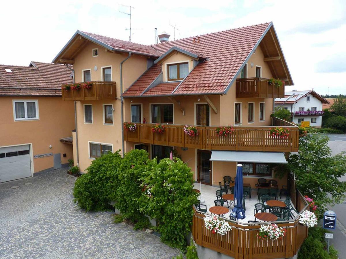 Gasthof-Pension-Metzgerei Jaeger Michelsneukirchen Bagian luar foto